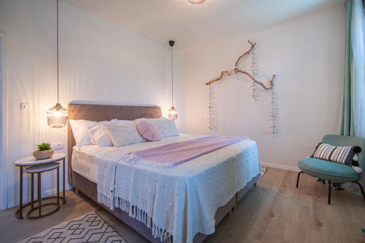 Apartments Mali Raj Komiza Ngoại thất bức ảnh
