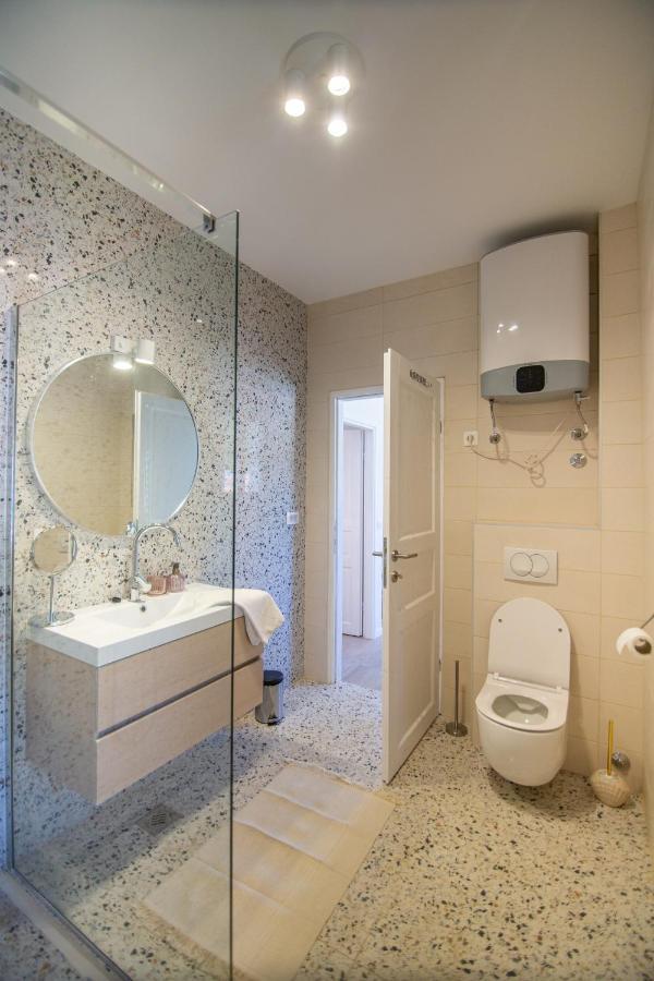 Apartments Mali Raj Komiza Ngoại thất bức ảnh