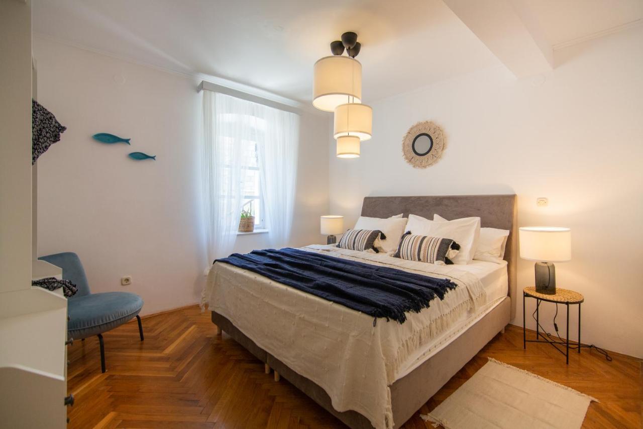 Apartments Mali Raj Komiza Ngoại thất bức ảnh
